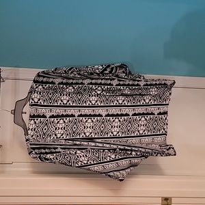 Black & White Kimono size small but open in front so useful for more sizes